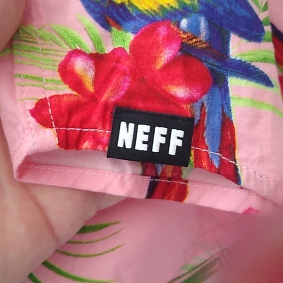 Neff Aloha Hawaiian Pink Button Down Shirt with Macaws Parrots, size Large - Picture 8 of 9